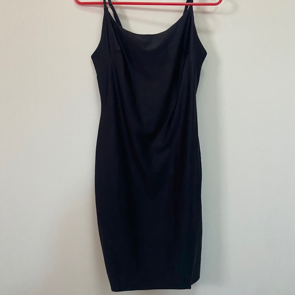 Spahgetti strap black fitted dress